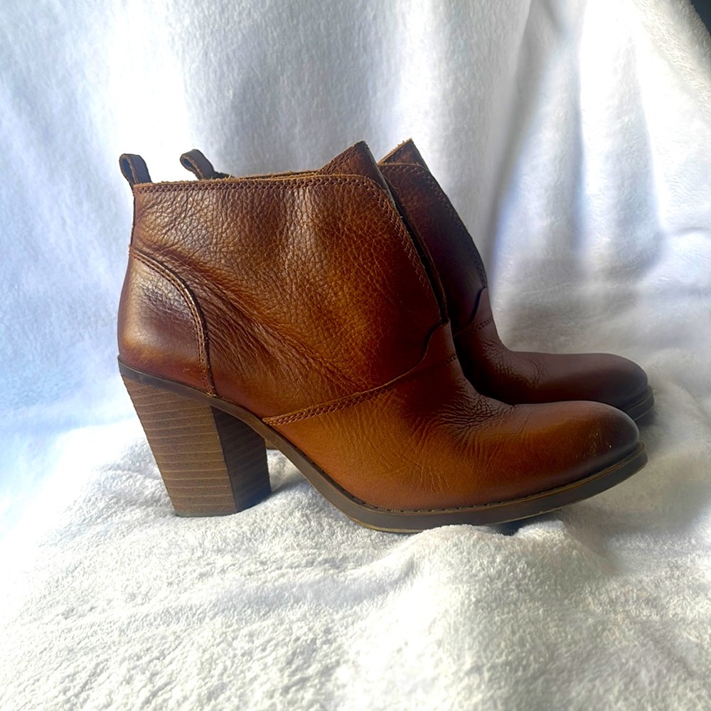 Lucky Brand size 8